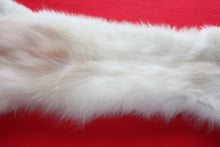 Load image into Gallery viewer, Yukon Wolf - HAS FEET AND CLAWS - WLF1040
