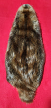 Load image into Gallery viewer, Large CASED Beaver - BVR1055
